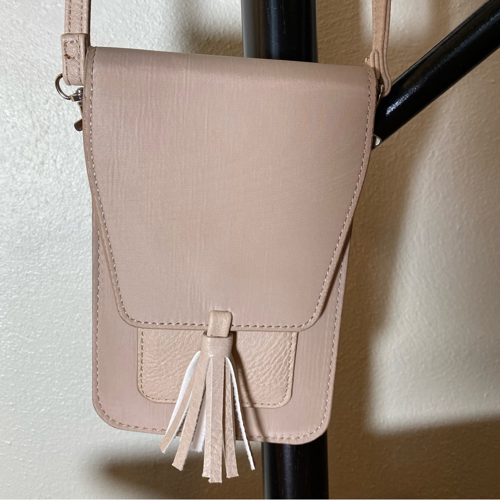 K. Carroll Harper™ Crossbody with RFID Like New! Buff / Pale Pink Neutral / RFID